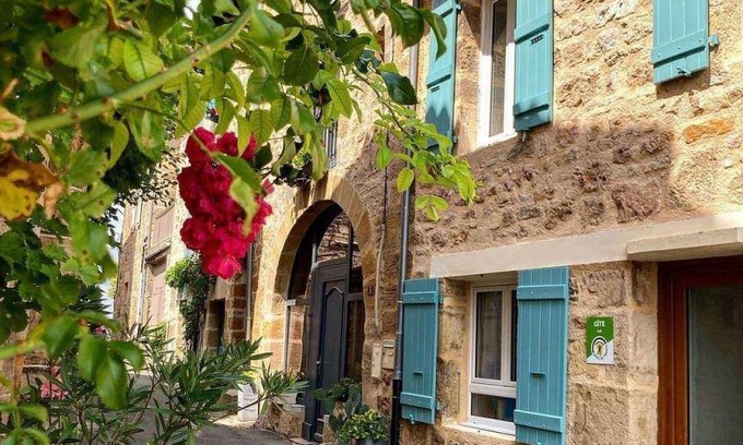 Capdenac-Le-Haut House | 62 m² Gîte ∙ 3 bedrooms ∙ 6 guests