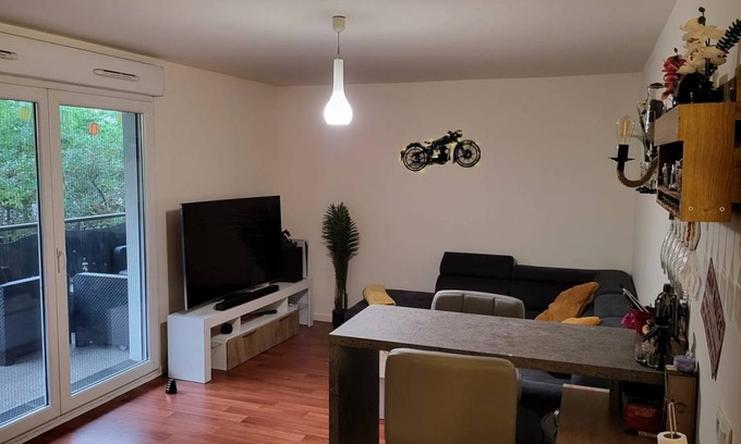 Saint-Denis Apartment | 64 m² Apartment ∙ 2 bedrooms ∙ 6 guests
