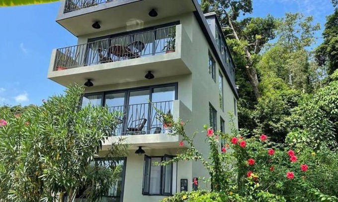 Islands District Apartment | 65 m² Apartment ∙ 2 bedrooms ∙ 5 guests