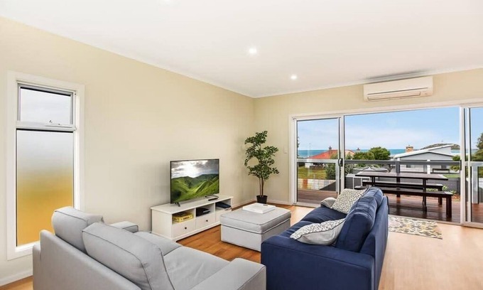 Encounter Bay Apartment | 6A Giles St - Sea Views, one street from the beach!