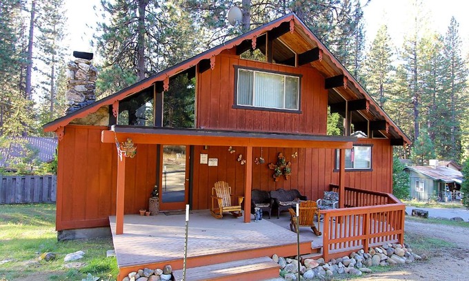 North Wawona Ski Chalet | 6B Meadow View