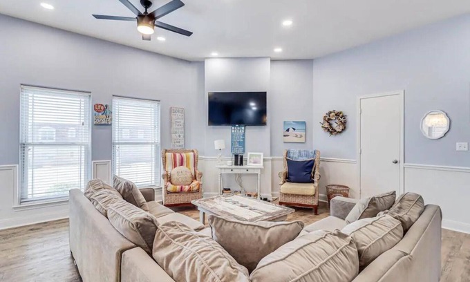 Sand Point House | 6BDRM Home Multiple Decks w/Oceanview, Hot Tub & Pool/Beach Access