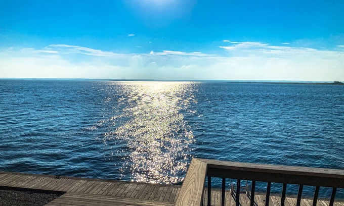 Harvey Cedars House | 6bdrm Unobstructed Bay Front Views Minutes from the Beach