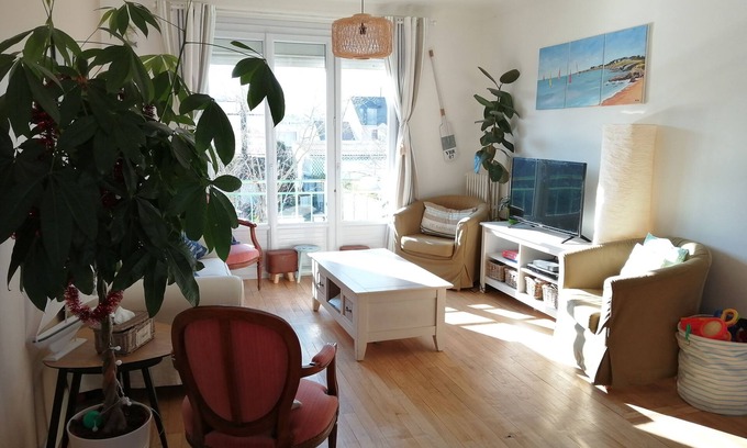 Saint-Nazaire House | 6bedroom house (sleeps 12-13) St Nazaire