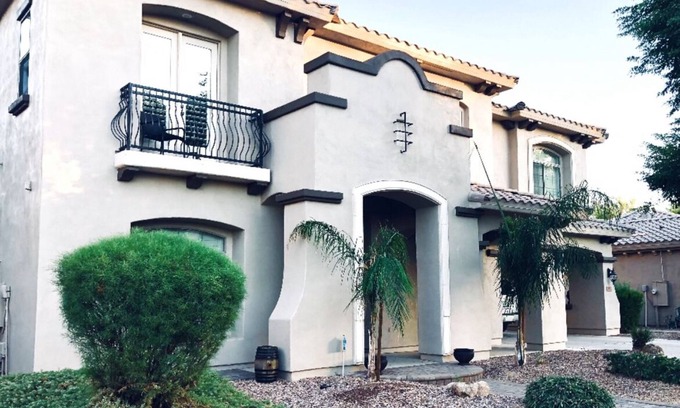 Power Ranch House | 6BR+ Luxury Desert Villa Resort Style w/Heated Saltwater Pool – Sleeps 12+