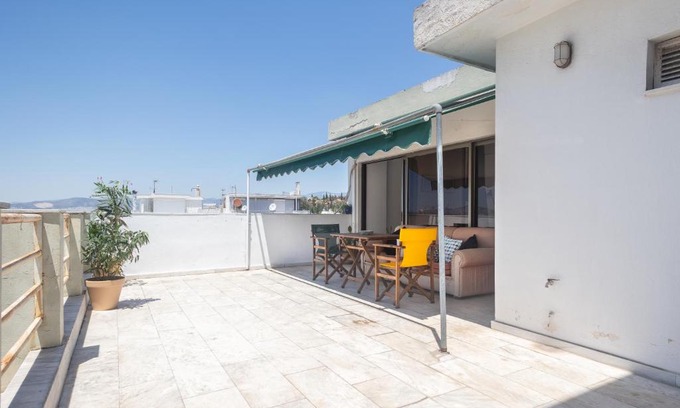 Neapoli Apartment | 6th floor loft in Exarcheia