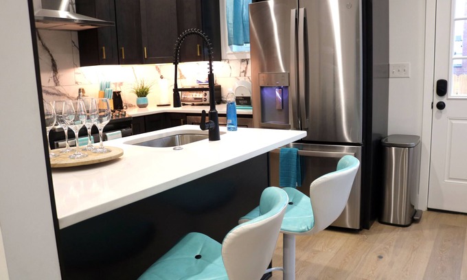 Brewerytown House | 7 Beds/3 Baths, Art Museum, Entire House