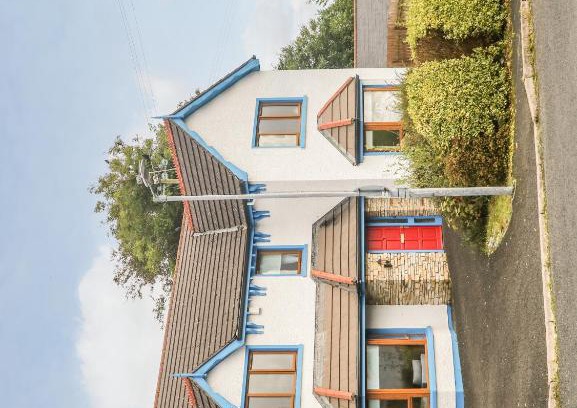 Quigley's Point House | 7 Foyleview Point