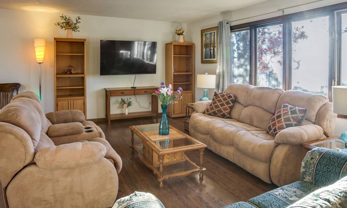 Sartell House | 7 Mi to Munsinger Gardens: Sartell Home w/Deck