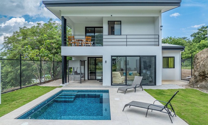 Tamarindo House | 7 miles to Tamarindo beach/pool/Mountain view/private/pet friendly/all amenities