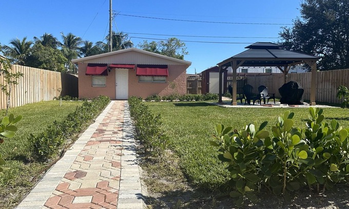 Delray Beach House | 7 mins to the beach