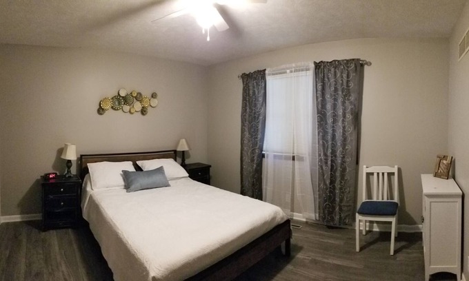 Lincoln House | 7 minutes to downtown, newly remodeled