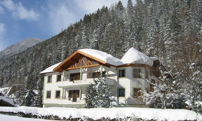 Pettneu am Arlberg Apartment | 70 m² Apartment ∙ 2 bedrooms ∙ 4 guests