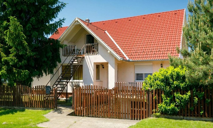 Balatonoszod Apartment | 70 m² Apartment ∙ 3 bedrooms ∙ 6 guests