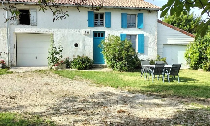 Antezant-la-Chapelle House | 70 m² House ∙ 2 bedrooms ∙ 4 guests
