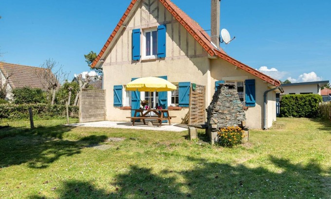 Saint-Germain-sur-Ay Other | 70 m² Accommodation ∙ 2 bedrooms ∙ 4 guests