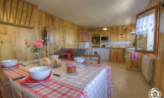 Chazey-sur-Ain House | 70 m² Gîte ∙ 2 bedrooms ∙ 4 guests