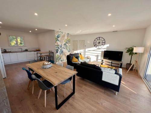 Saint-Clement-de-Riviere Apartment | 71 m² Apartment ∙ 2 bedrooms ∙ 6 guests