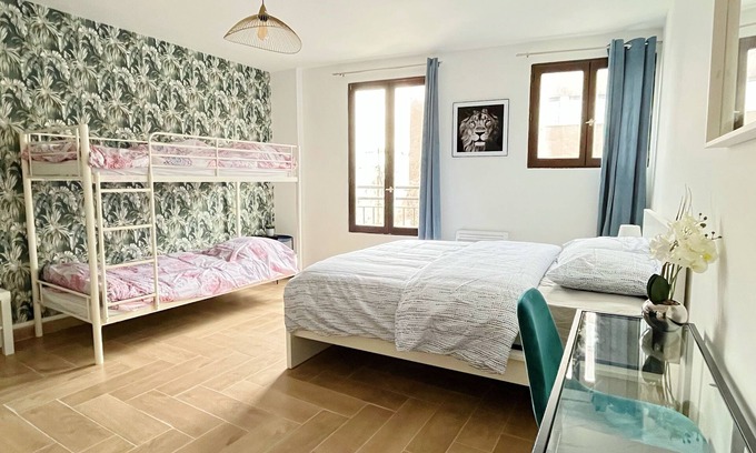 Bagnolet Apartment | 721 Functional apartment close to the metro and Paris 20 ème