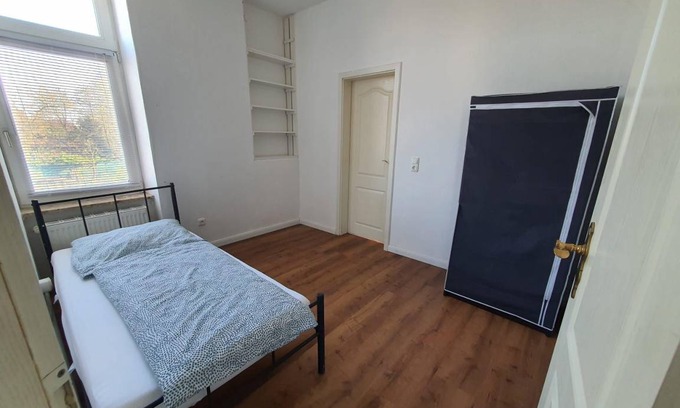 Brunsbuttel Apartment | 73 m² Apartment ∙ 3 bedrooms ∙ 5 guests