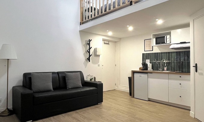 Bagnolet Apartment | 731 Joli Studio Mezzanine Proche du Métro L9