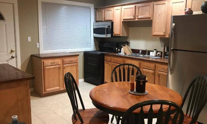 Peoria Heights House | 74 m² House ∙ 2 bedrooms ∙ 7 guests