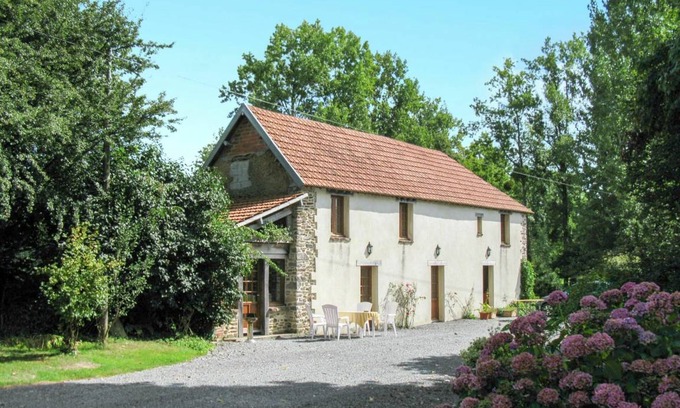 Savigny Other | 75 m² Accommodation ∙ 2 bedrooms ∙ 4 guests