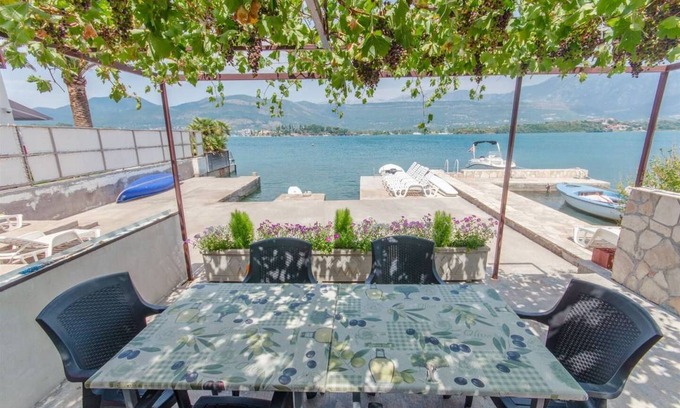 Tivat Apartment | 75 m² Apartment ∙ 3 bedrooms ∙ 8 guests