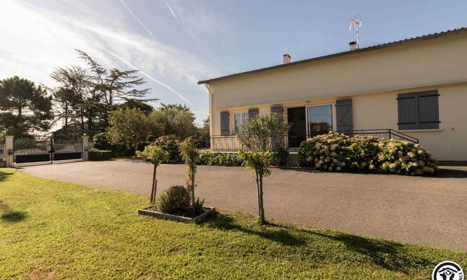Muret House | 75 m² Gîte ∙ 2 bedrooms ∙ 4 guests