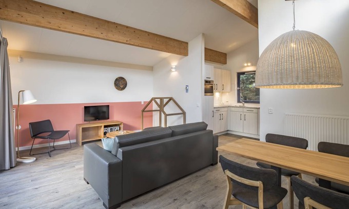 Julianadorp Villa | 75 m² Villa ∙ 2 bedrooms ∙ 4 guests
