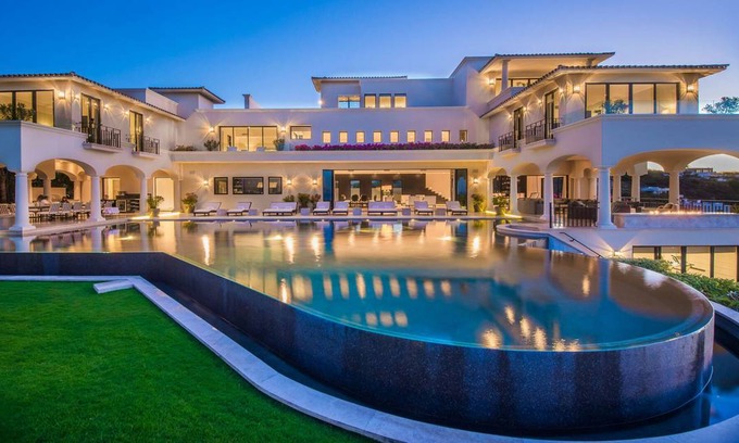 Buzzards Villa | 750 m² Villa ∙ 8 bedrooms ∙ 16 guests
