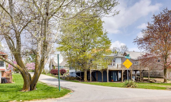 Columbia City Cottage | 76 m² Cabin ∙ 2 bedrooms ∙ 6 guests