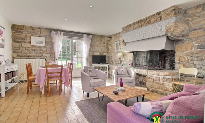 Sainte-Helene House | 78 m² Gîte ∙ 3 bedrooms ∙ 5 guests