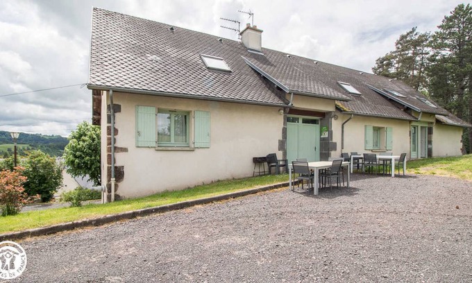 Saint-Sauves-d'Auvergne House | 79 m² Gîte ∙ 3 bedrooms ∙ 6 guests