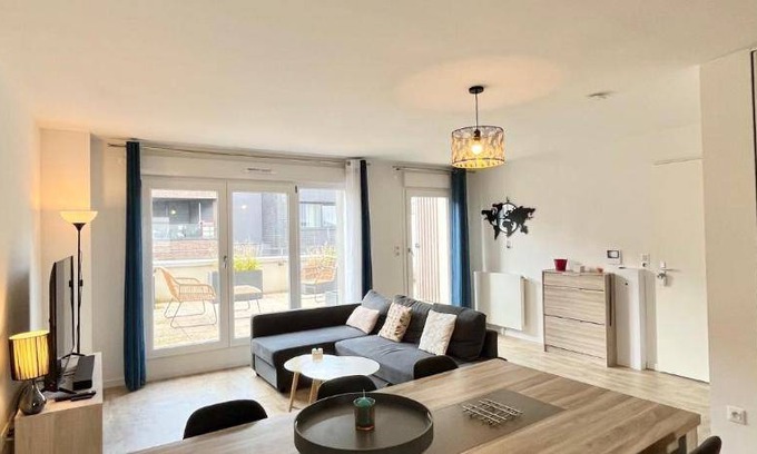 Bezannes Apartment | 79 m² Apartment ∙ 2 bedrooms ∙ 5 guests