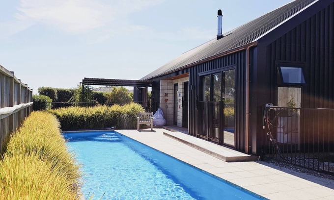 Mapua House | 7th Heaven is a stunning home in a quiet and private location.