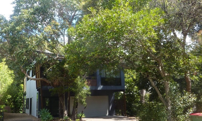Rainbow Beach House | 8 Belle Court - Rainbow Shores. Close to beach. Wifi