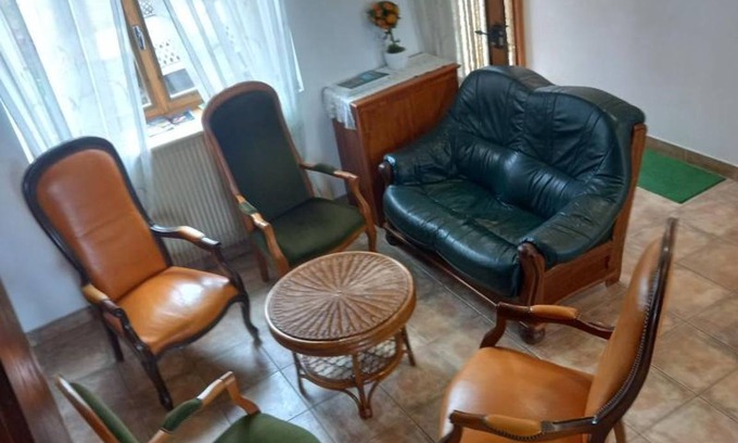 Bussieres Cottage | 80 m² Cabin ∙ 2 bedrooms ∙ 4 guests
