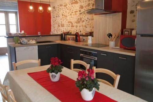 Mirepoix House | 80 m² House ∙ 3 bedrooms ∙ 12 guests