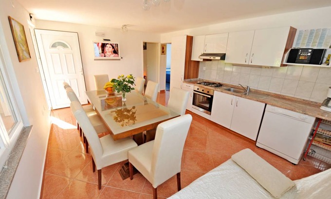 Hrvace House | 80 m² House ∙ 3 bedrooms ∙ 8 guests