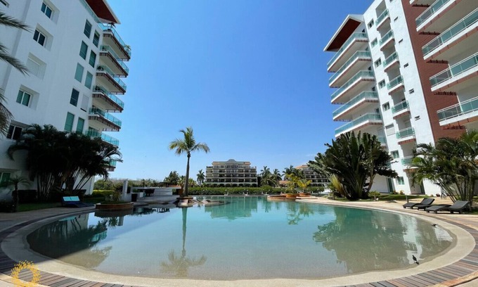 Marina Mazatlan Condo | 8014 Hotel room like in pacifika