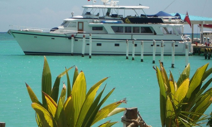 Staniel Cay Boat Rental | 80ft luxury motor yacht for charter in Staniel Cay, Exumas.