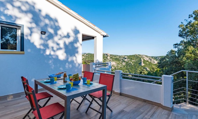 Pietra Long Salvini House | 82 m² House ∙ 2 bedrooms ∙ 5 guests