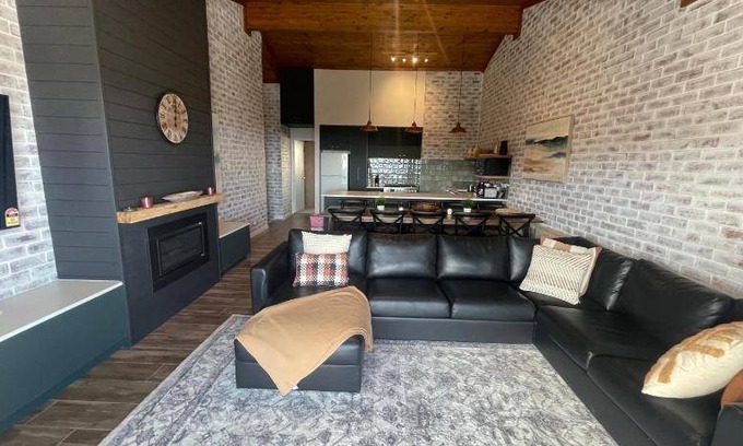 Hotham Heights Apartment | 83 m² Apartment ∙ 4 bedrooms ∙ 12 guests