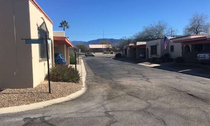 Tucson House | 835 Ciudad Circle, Tucson, 85710