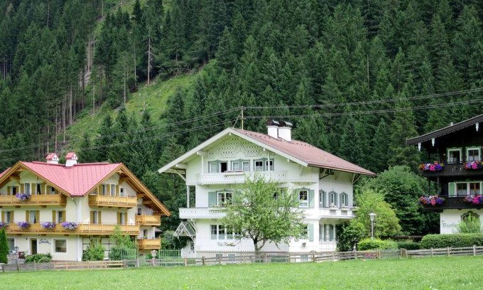 Mayrhofen Apartment | 85 m² Apartment ∙ 3 bedrooms ∙ 8 guests