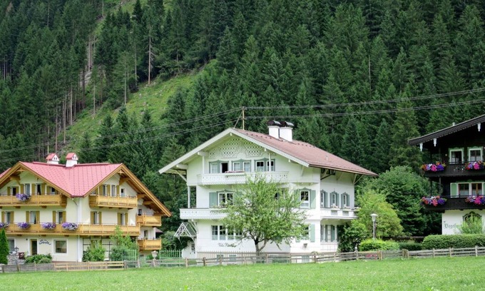 Mayrhofen Apartment | 85 m² Apartment ∙ 3 bedrooms ∙ 6 guests
