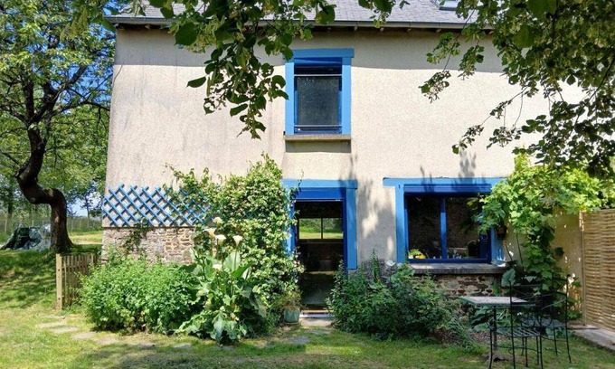 Saint-Medard-sur-Ille House | 85 m² Gîte ∙ 2 bedrooms ∙ 5 guests