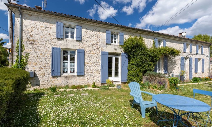 Epargnes House | 85 m² House ∙ 2 bedrooms ∙ 4 guests