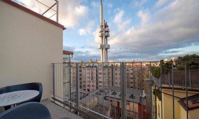 Vinohrady Apartment | 87 m² Serviced apartment ∙ 2 bedrooms ∙ 6 guests